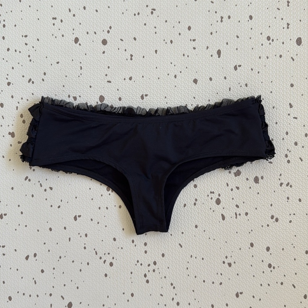 💘 L*SPACE - LOW RISE RUFFLE SWIM BOTTOMS - Picture 2 of 4